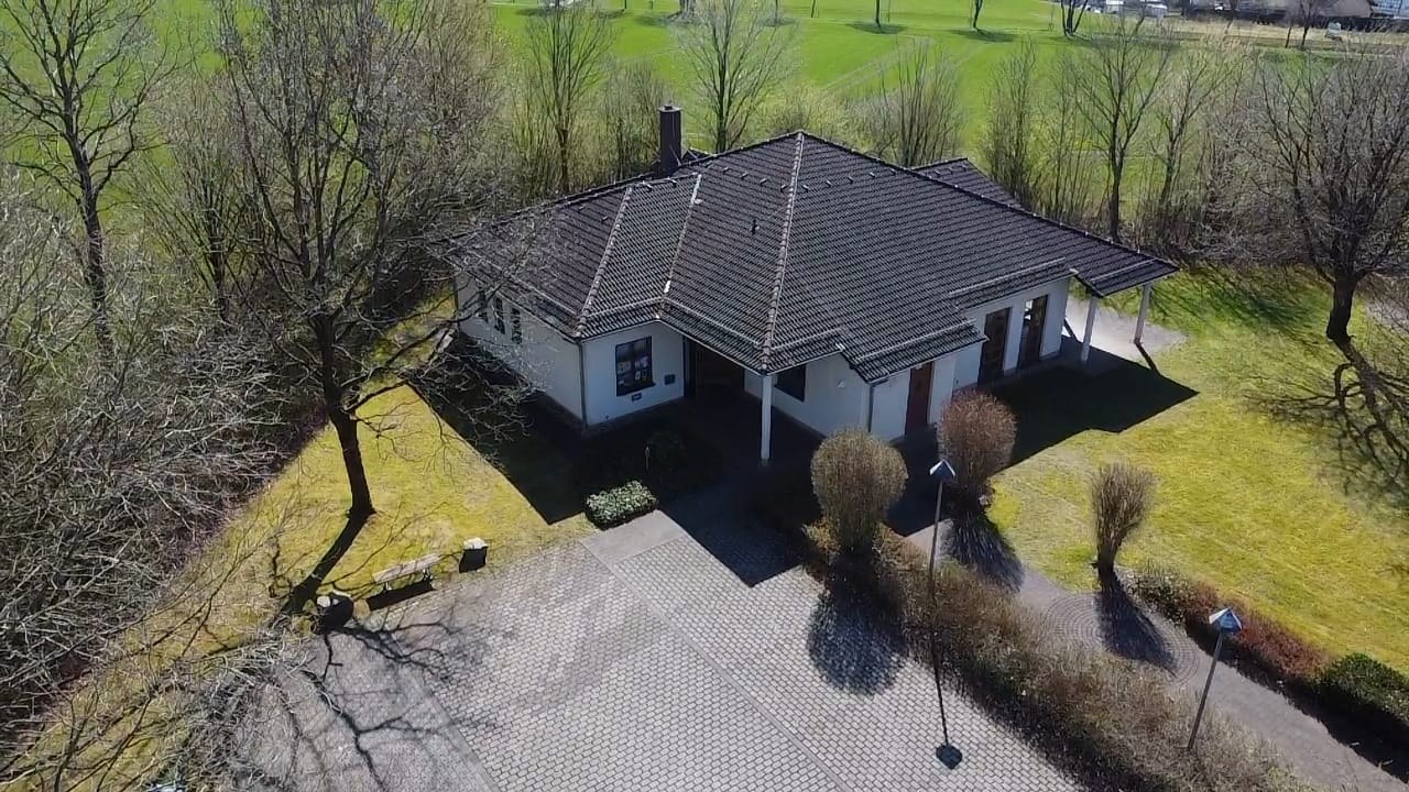 dorfgemeinschaftshaus_von_oben.jpg