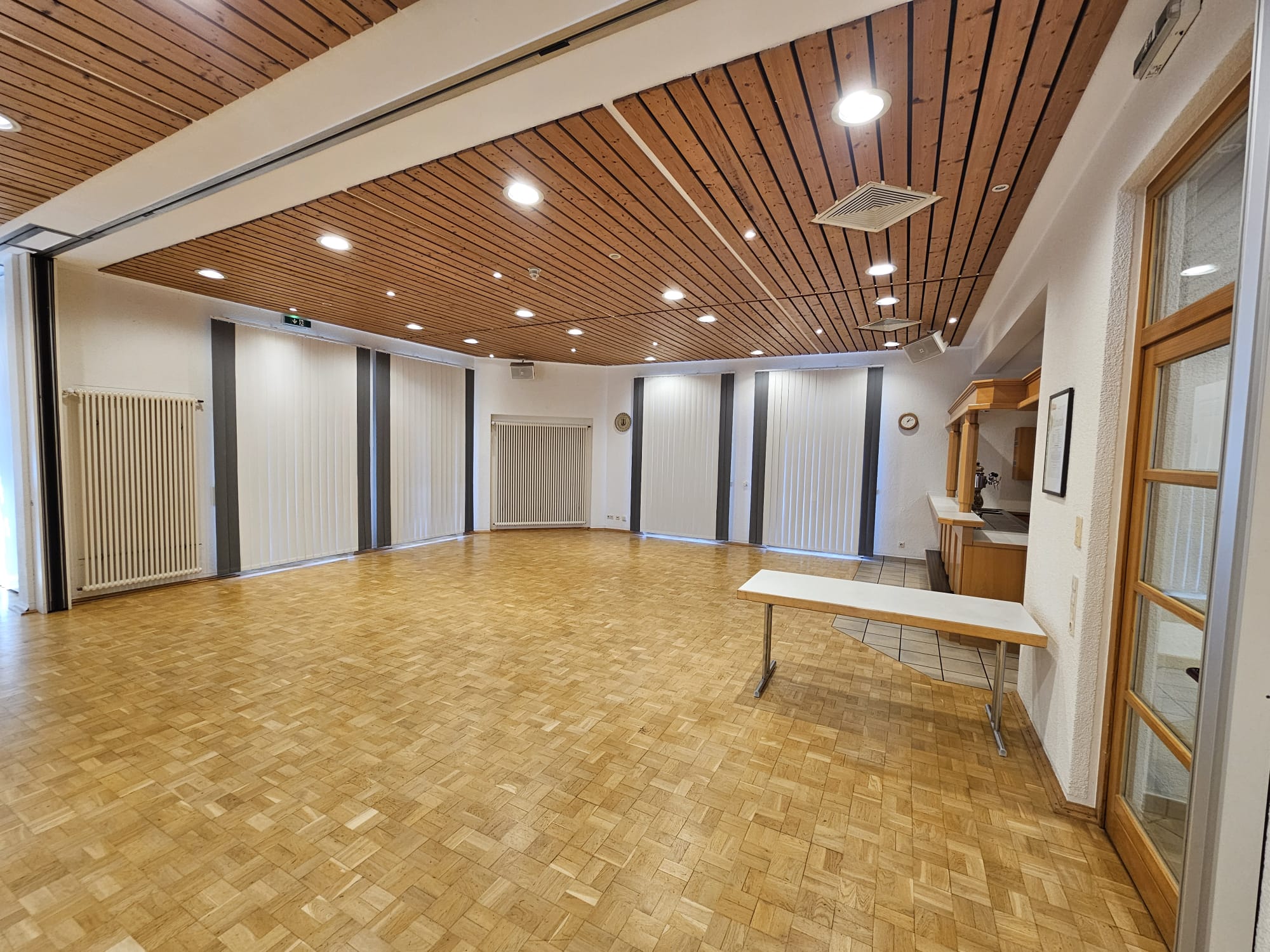 kleiner_saal_dgh.jpg